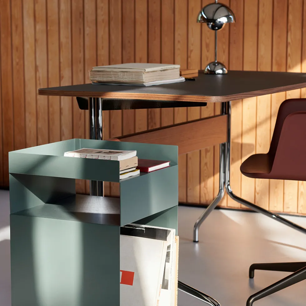 Pavilion AV17 desk