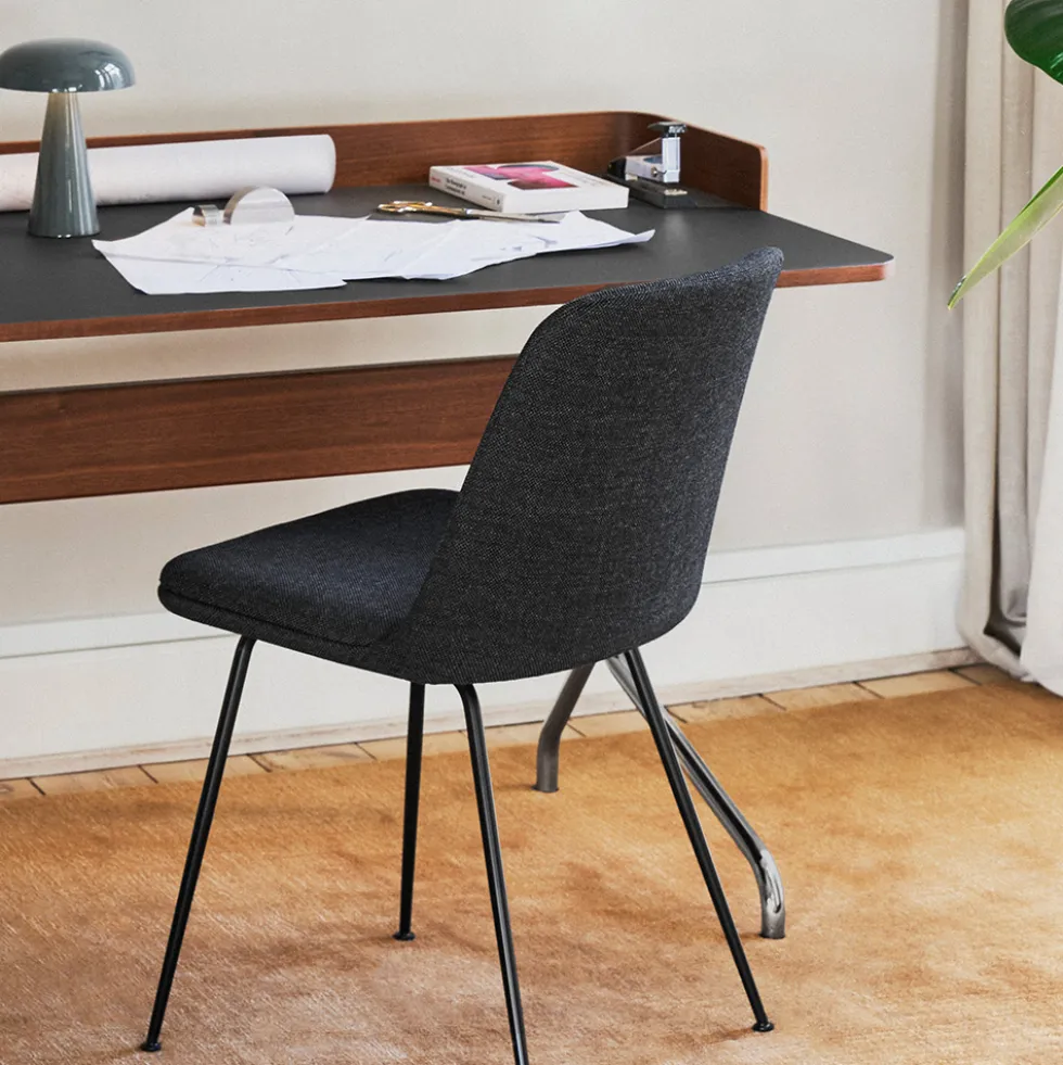 Pavilion AV16 desk