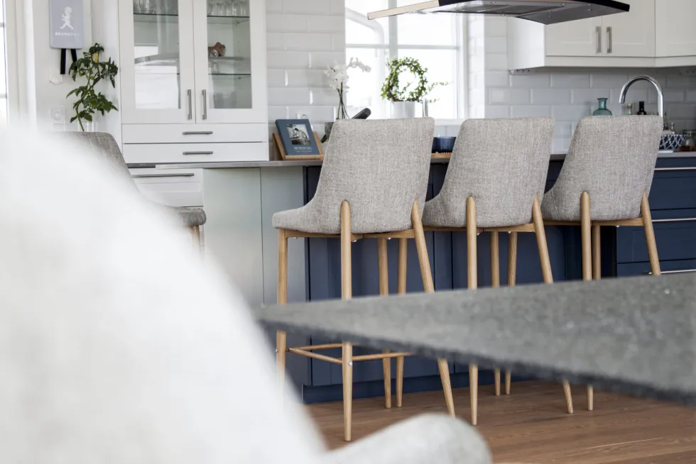 Plaza Barstolar Light Grey