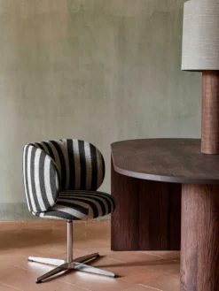 Rico Dining Swivel Louisiana – Sand/Svart Stol