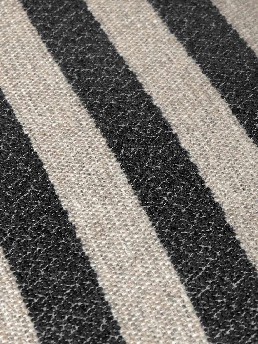 Rico 2-sits Louisiana – Sand/Svart Soffa