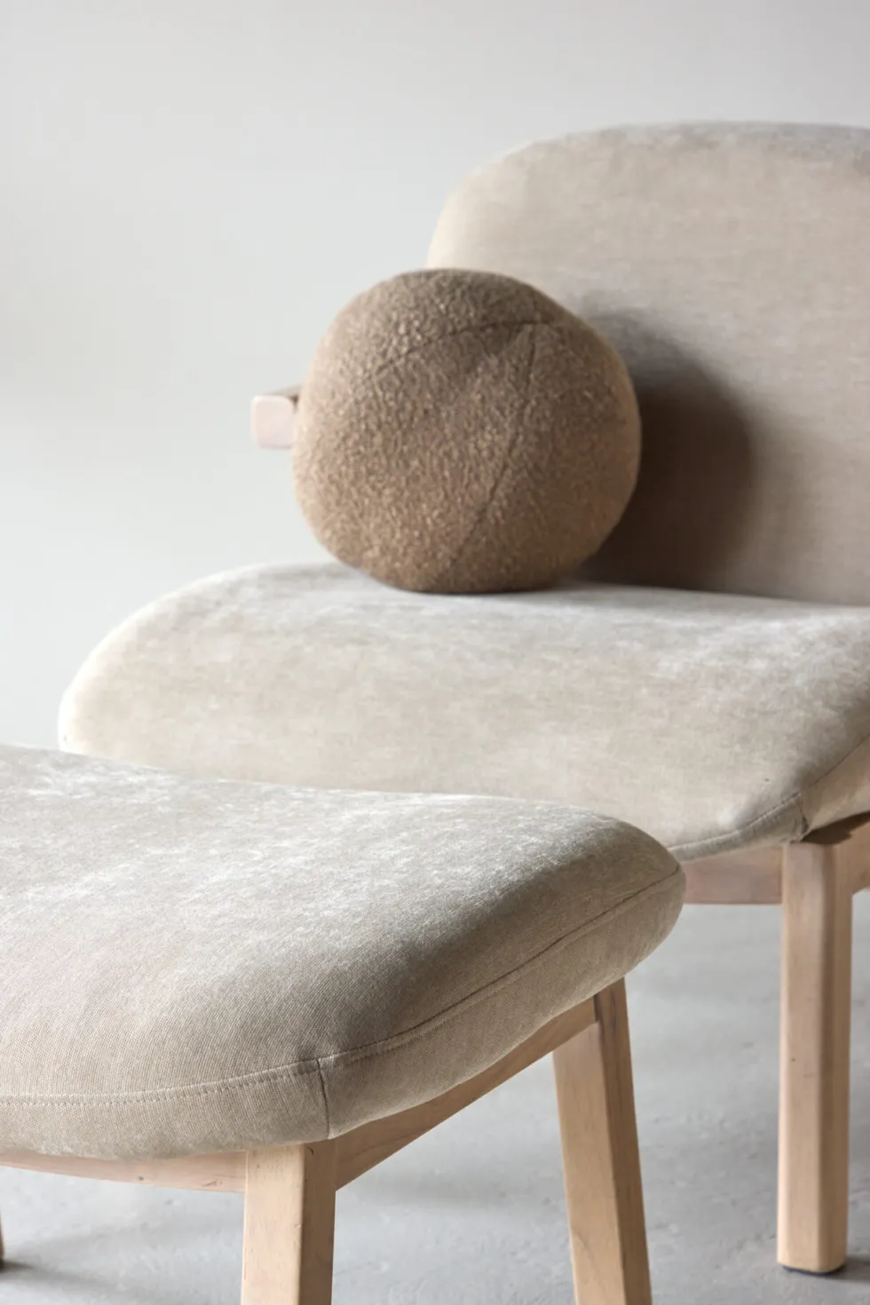 Rile Ottoman 60 x 42 x 70 Beige + Fåtöljer Beige