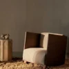 Rum Lounge Chair Rich Linne – Mörkbetsad/Naturlig