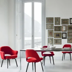 Saarinen Conference armchair walnut