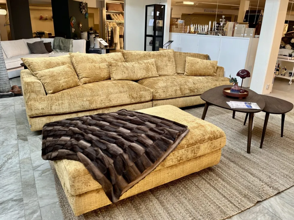 SCARLETT Soffa 4-sits – Generös loungesoffa i modern design