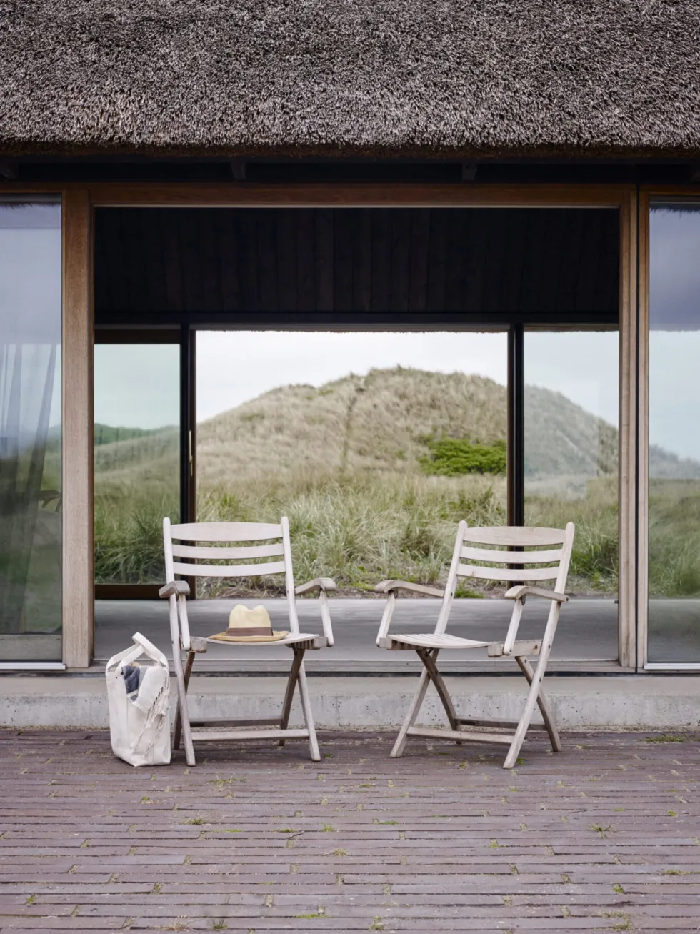 Selandia armchair
