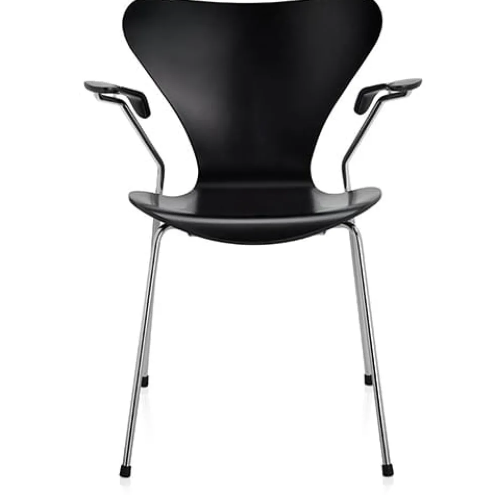 Sjuan 3207 karmstol lackad