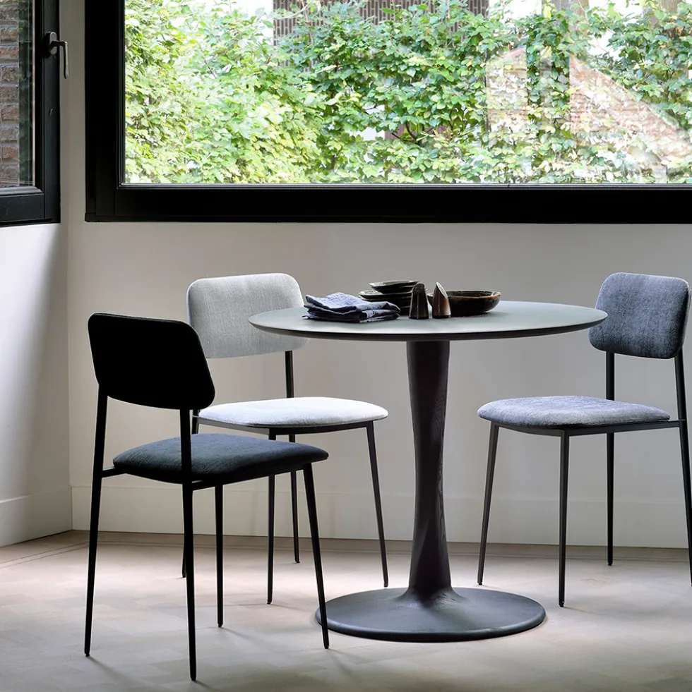 Torsion dining table 70