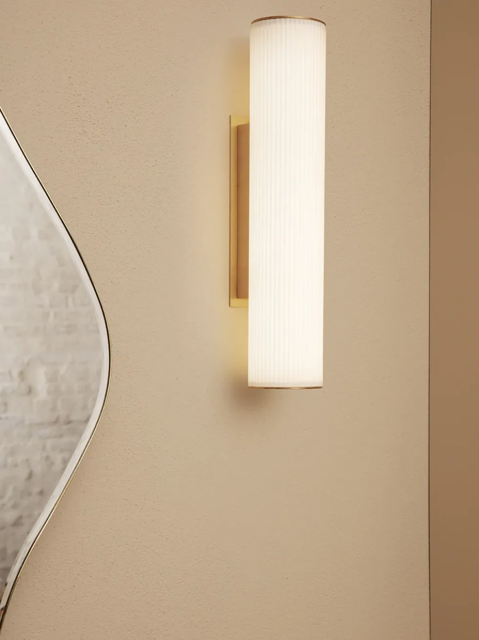 Vuelta Wall Lamp 40 – White