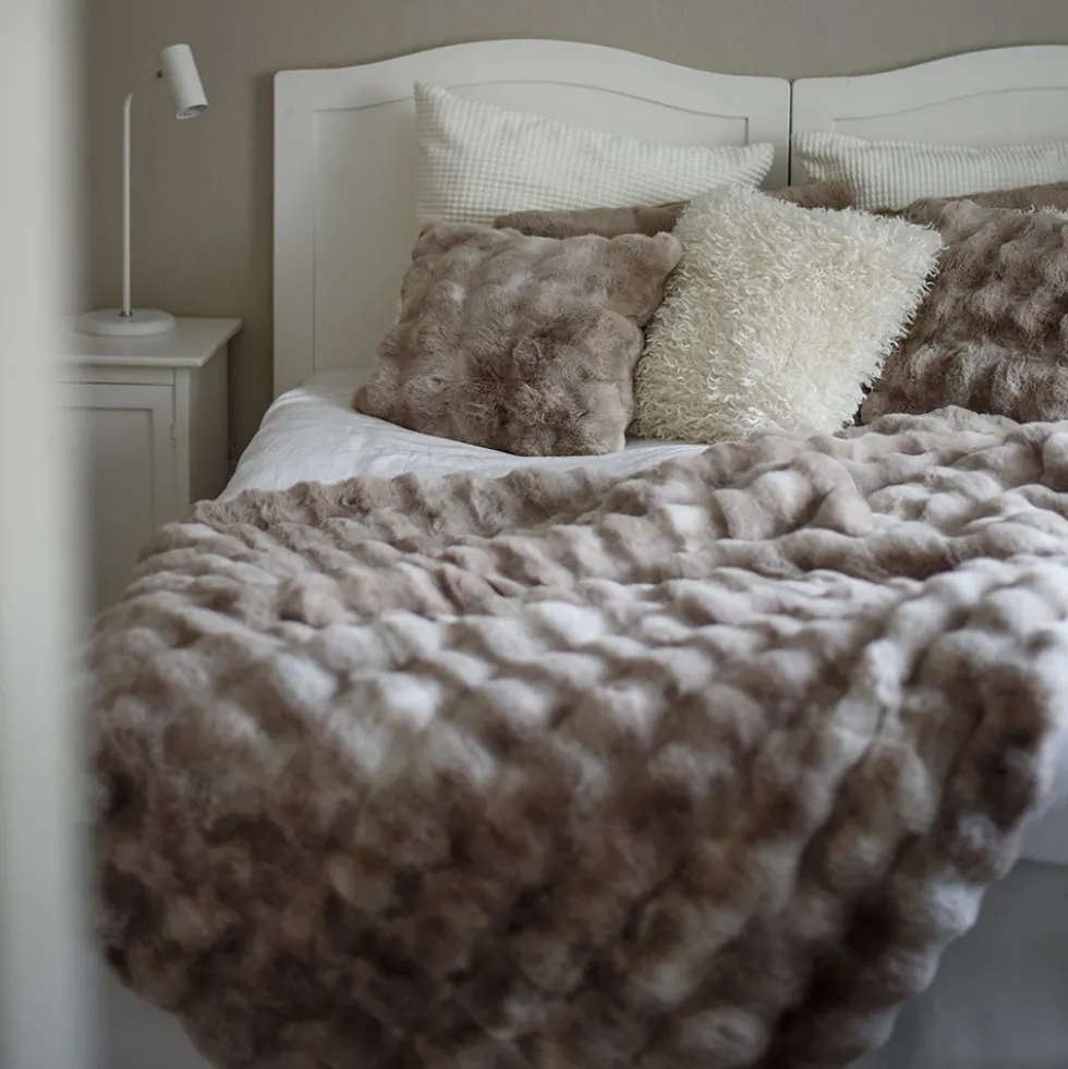 Wooly kuddfodral faux fur