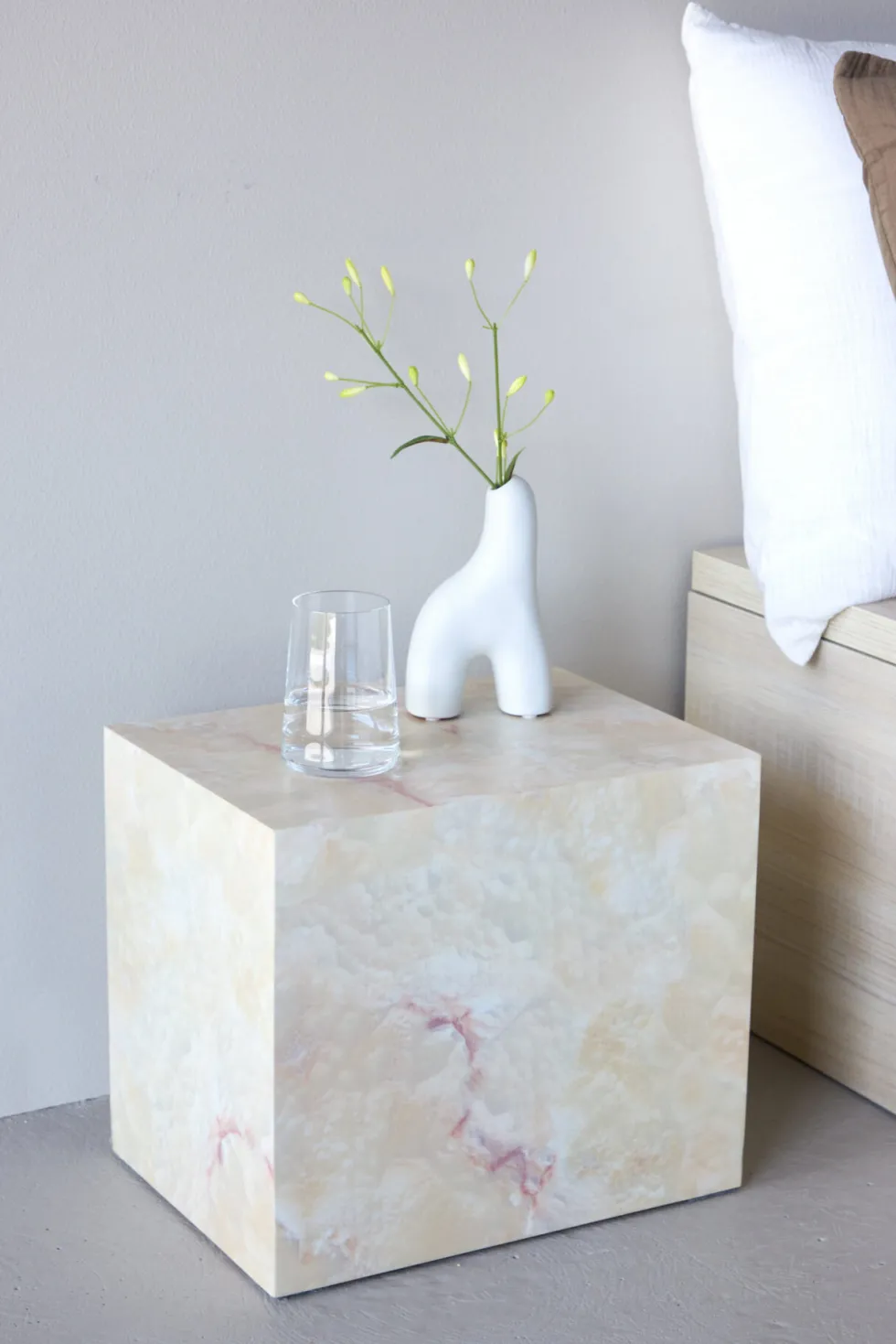 York Sidobord 35 x 25 Beige